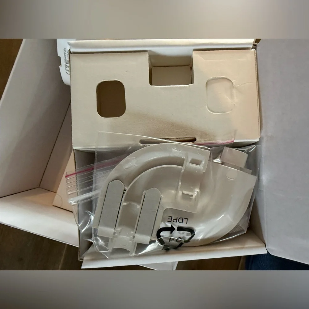 Nanit Baby Monitor Smart Bundle with NIB wall mount & Breathing Band, Hard Case - Picture 9 of 13